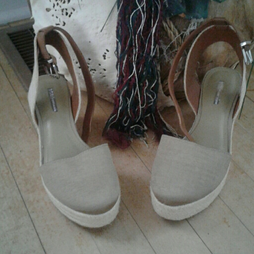 Wedged heels canvas sandle